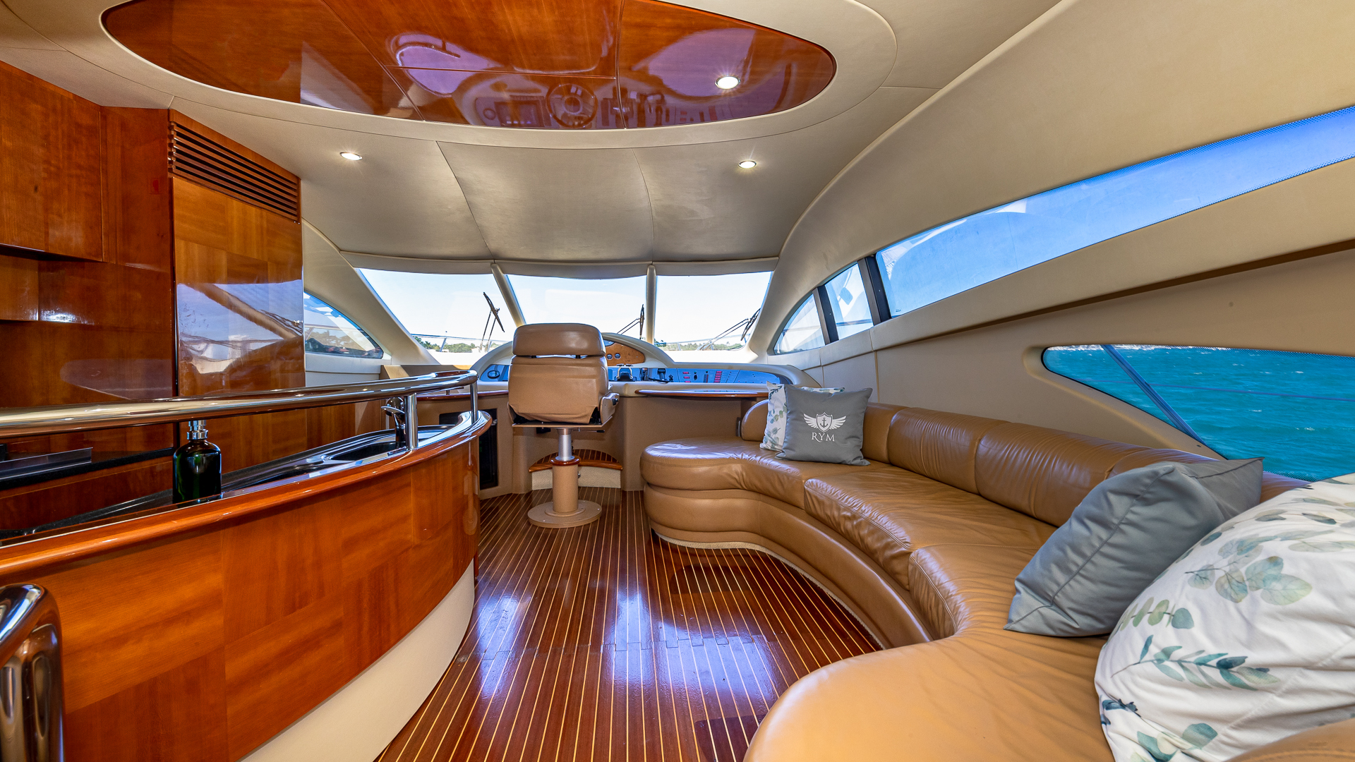 Azimut L'chaim luxury charter Miami — dining area