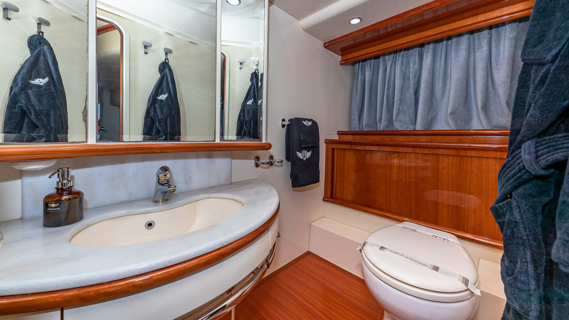 Azimut L'chaim luxury yacht — navigating Miami waters