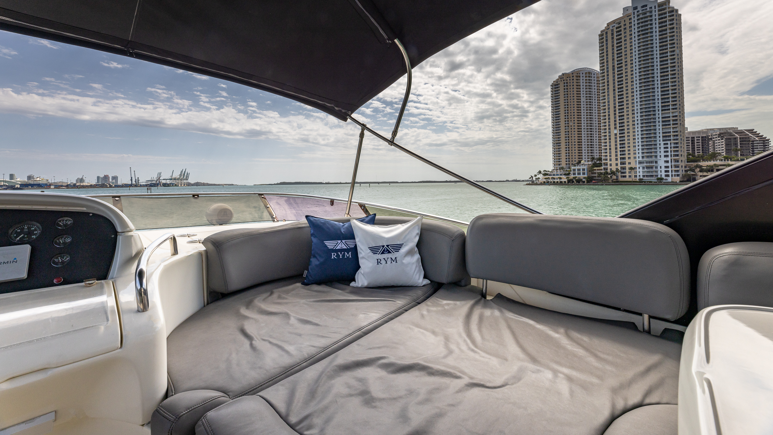 65-foot Azimut yacht charter — underway in Miami waters