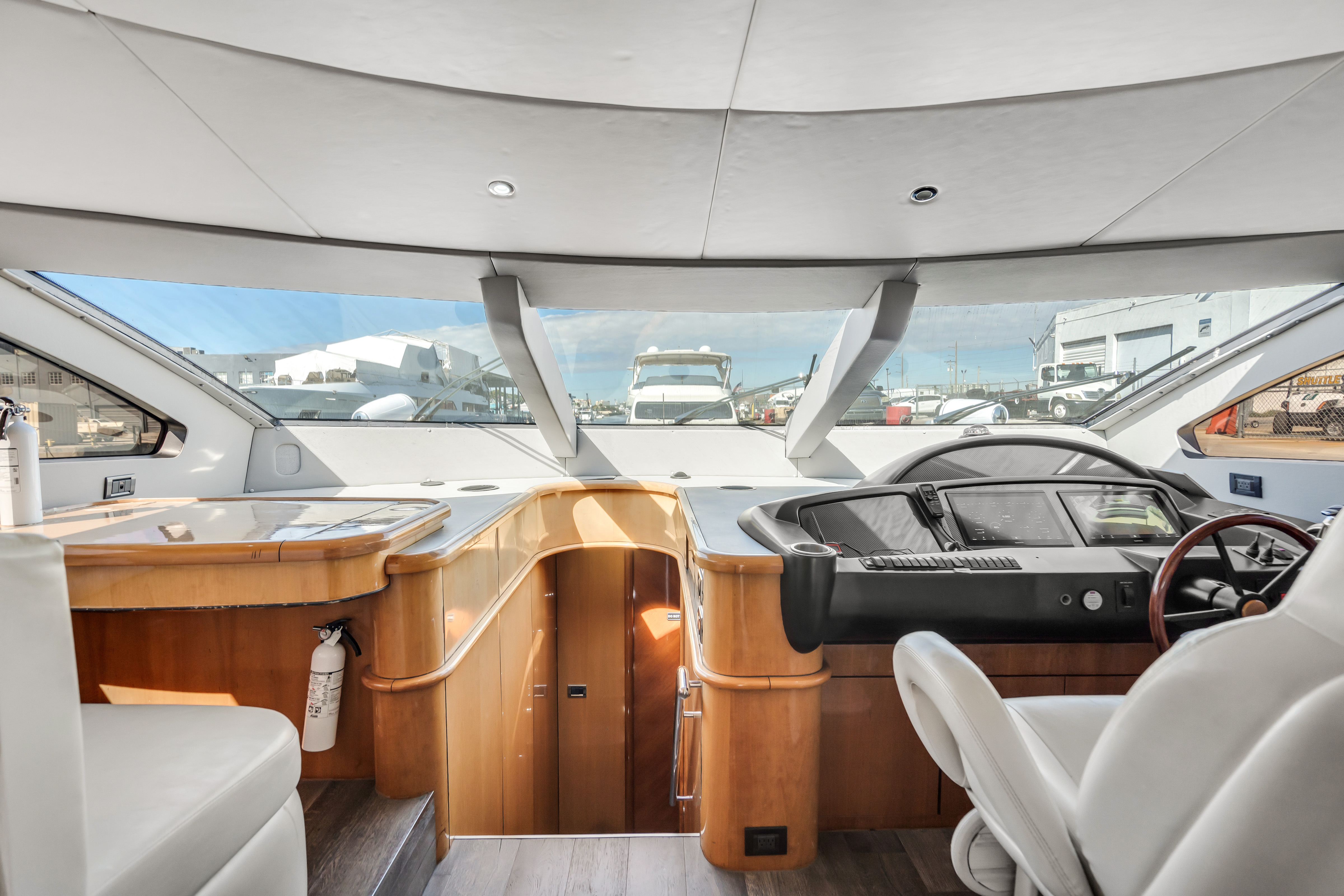 90' Deep Blue W/ Jacuzzi