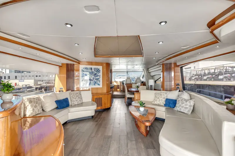 90' Deep Blue W/ Jacuzzi