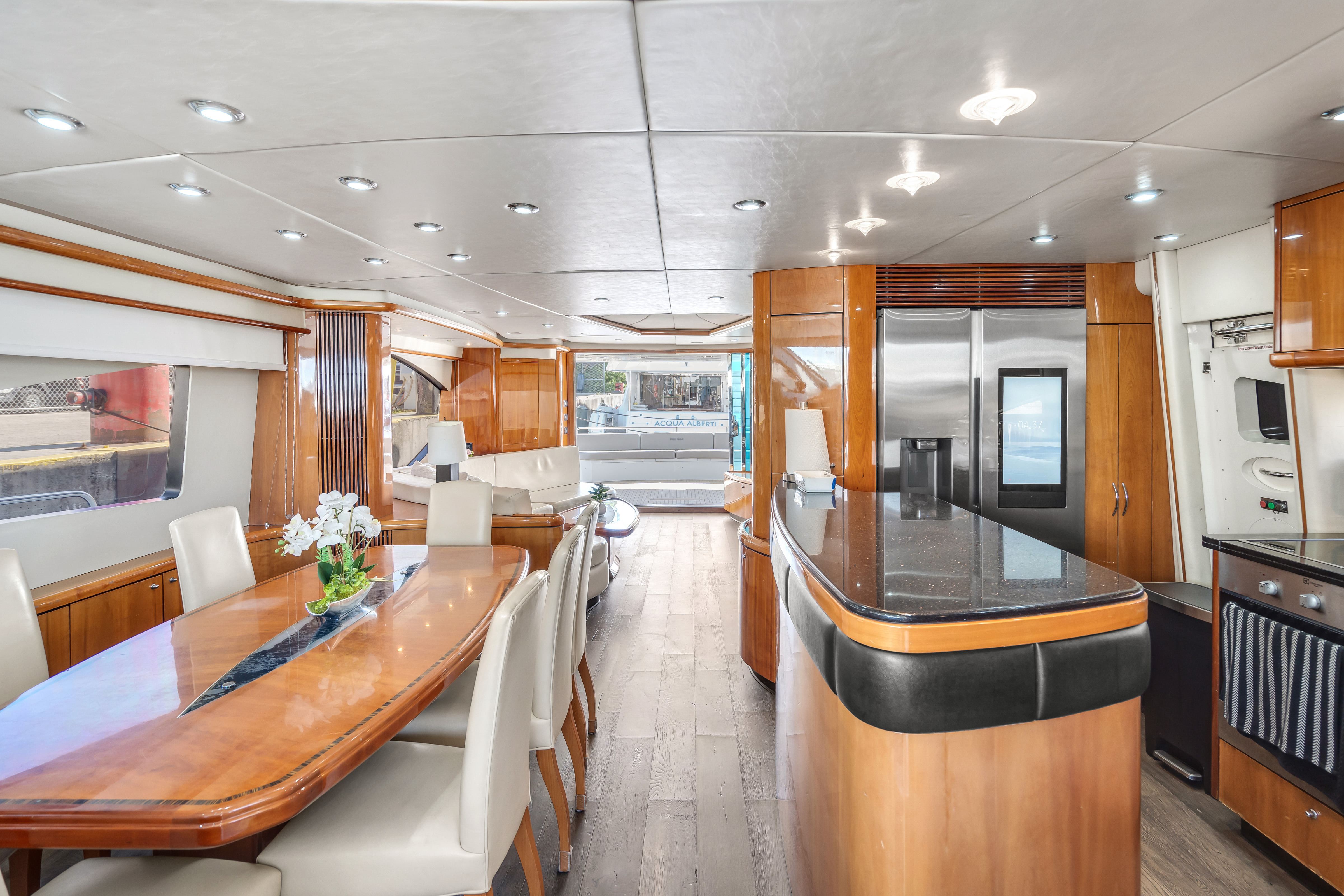 90' Deep Blue W/ Jacuzzi