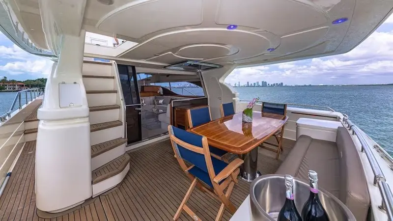 Ferretti 75'