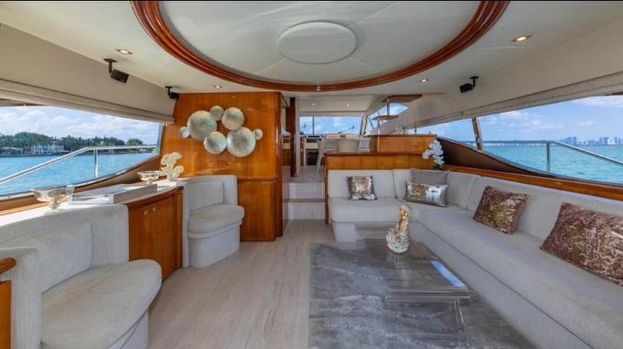 Ferretti 75'