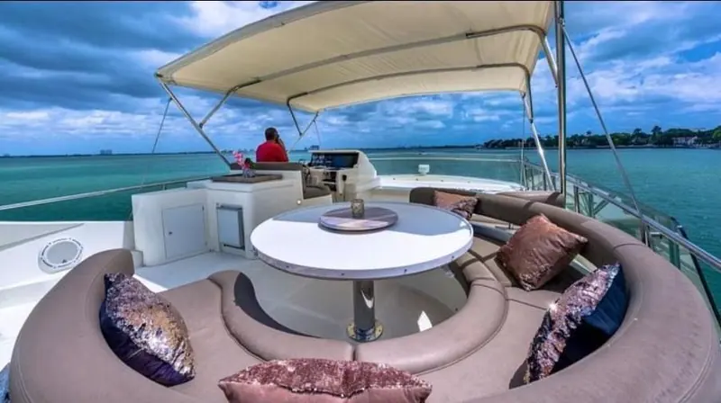 Ferretti 75'