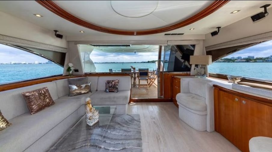 Ferretti 75'