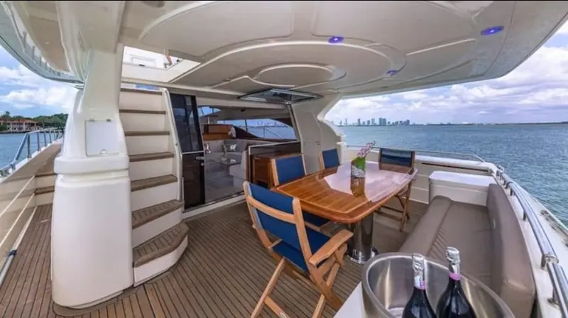 Ferretti 75'