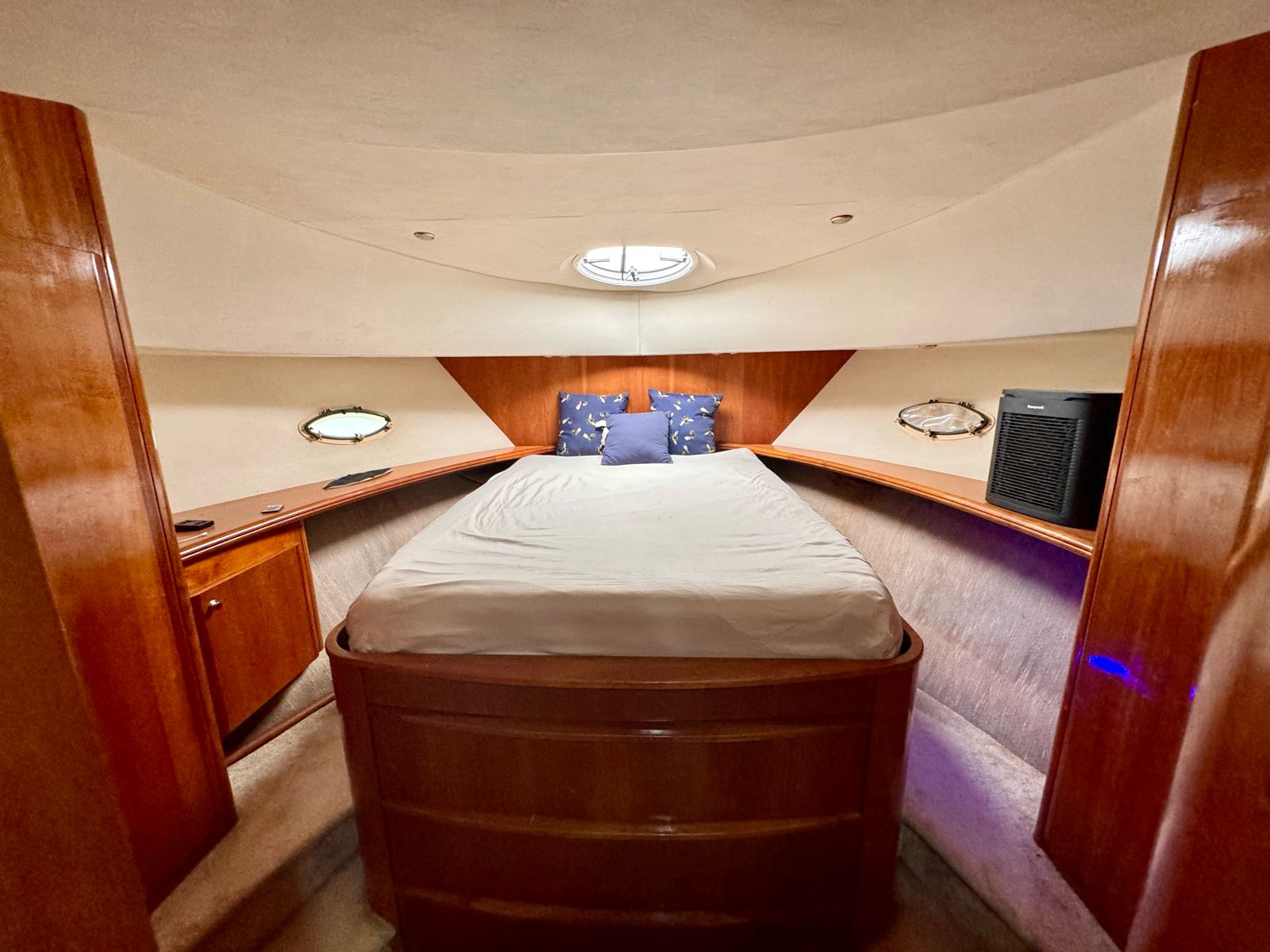 Isabella 48-foot luxury yacht charter Miami