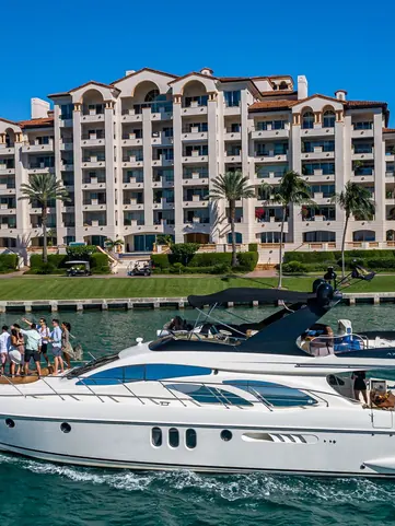 Azimut L'chaim cruising past Fisher Island