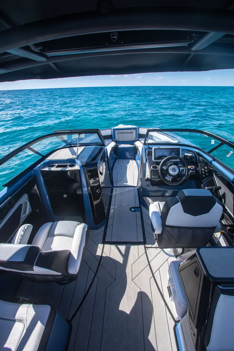 25' Yamaha 255XD