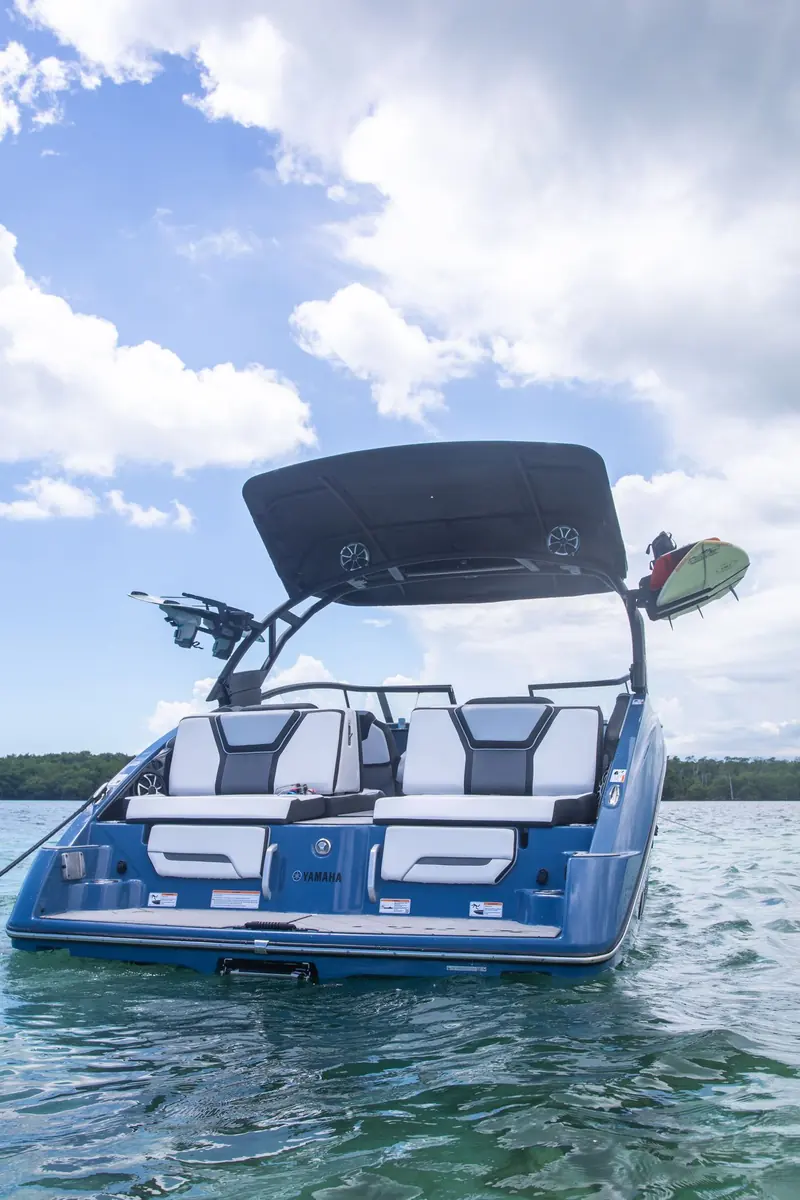 25' Yamaha 255XD